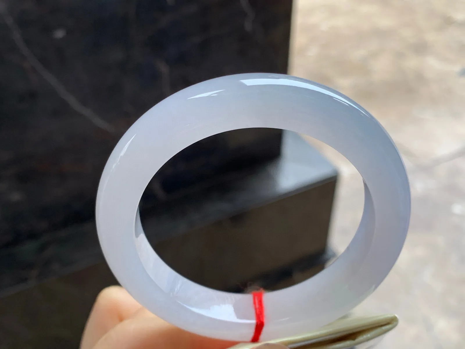 糯冰种手镯
尺寸：57.7-12.8-10mm
种水好 小清新纯纯的条形优秀上手漂亮