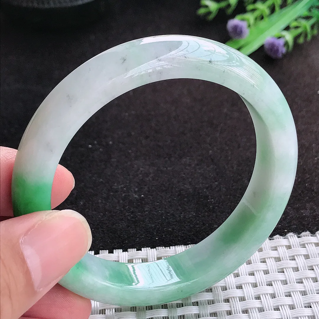 自然光56/12.6/8.3老坑精美温润飘阳绿手镯天然翡翠玉镯女款