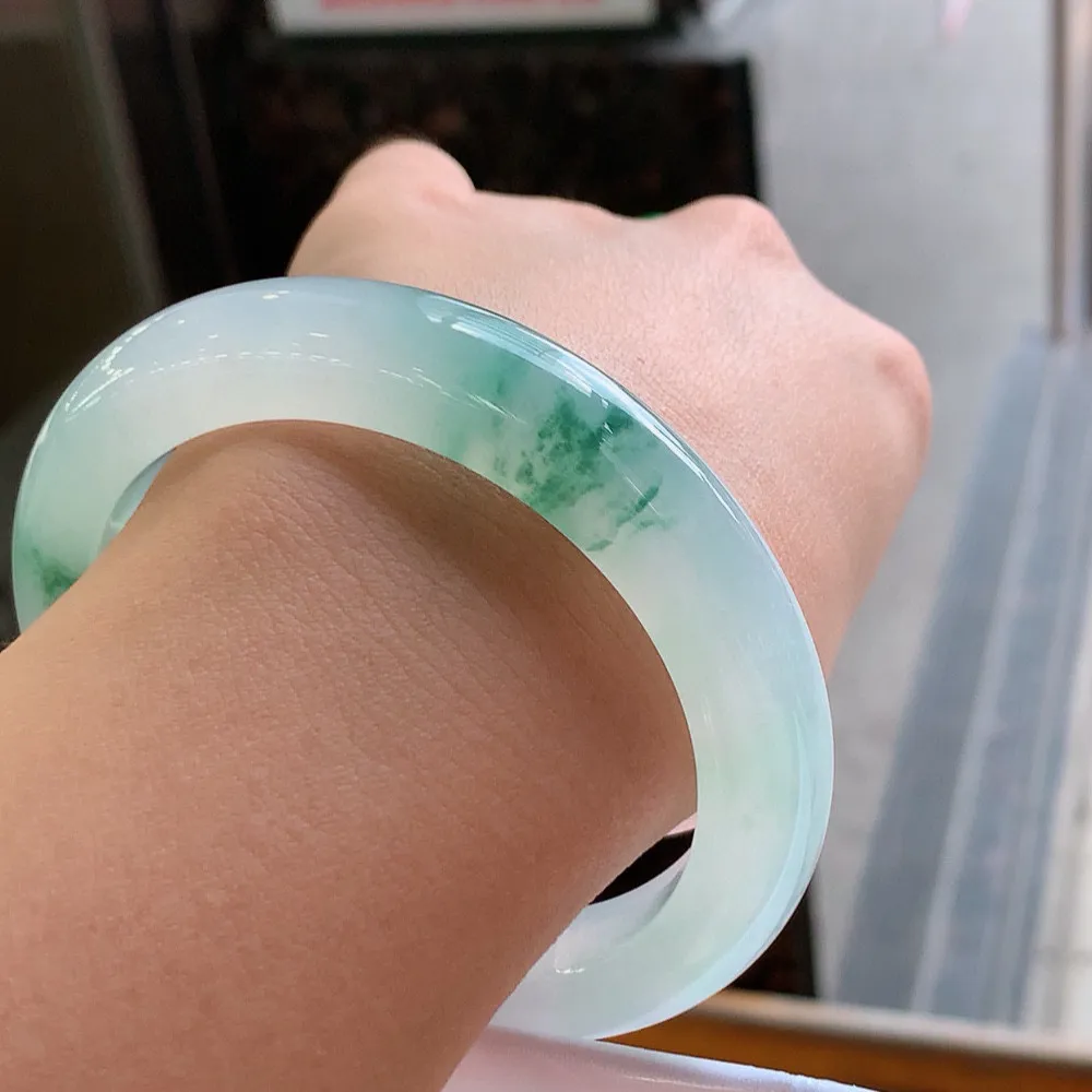 正圈高冰飘花 无瑕 尺寸:58.1/11.4/9.8 花美 种水好️️