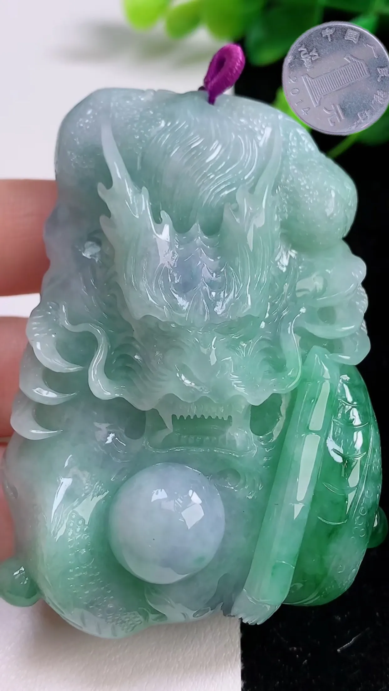 缅甸天然翡翠a货 老坑料起胶冰润 春带彩飘绿霸气龙牌吊坠 《寓意：龙腾四海 生意兴隆 财源滚滚 》尺寸68-47-15mm  y 103.48