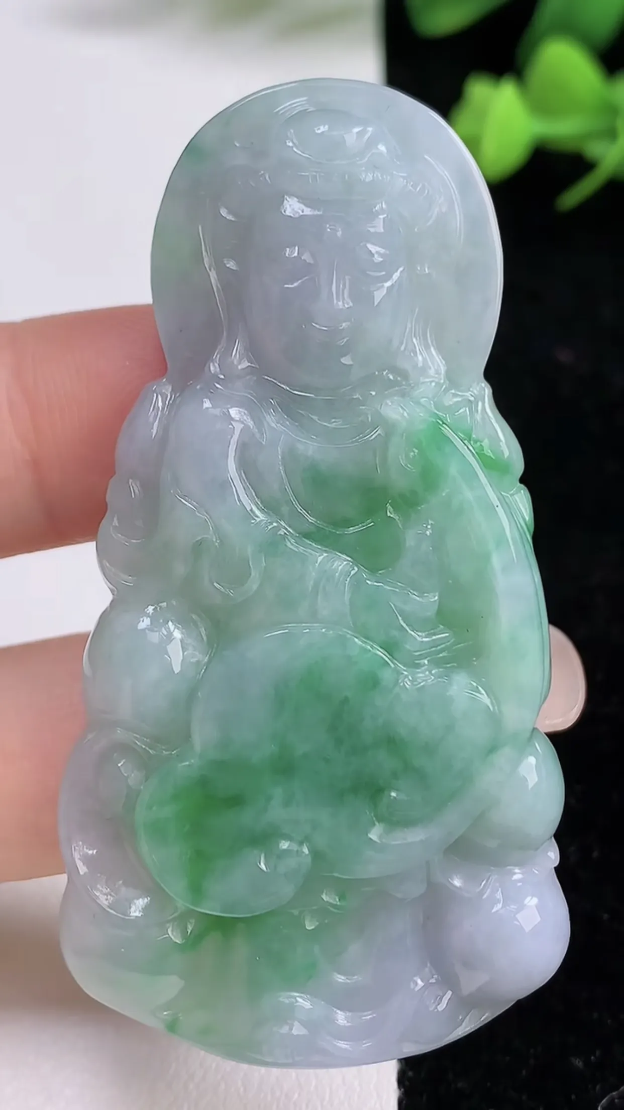 缅甸天然翡翠a货 老坑料起胶冰润 飘绿观音菩萨吊坠，尺寸62.2-32.7-6.6mm y 26.23