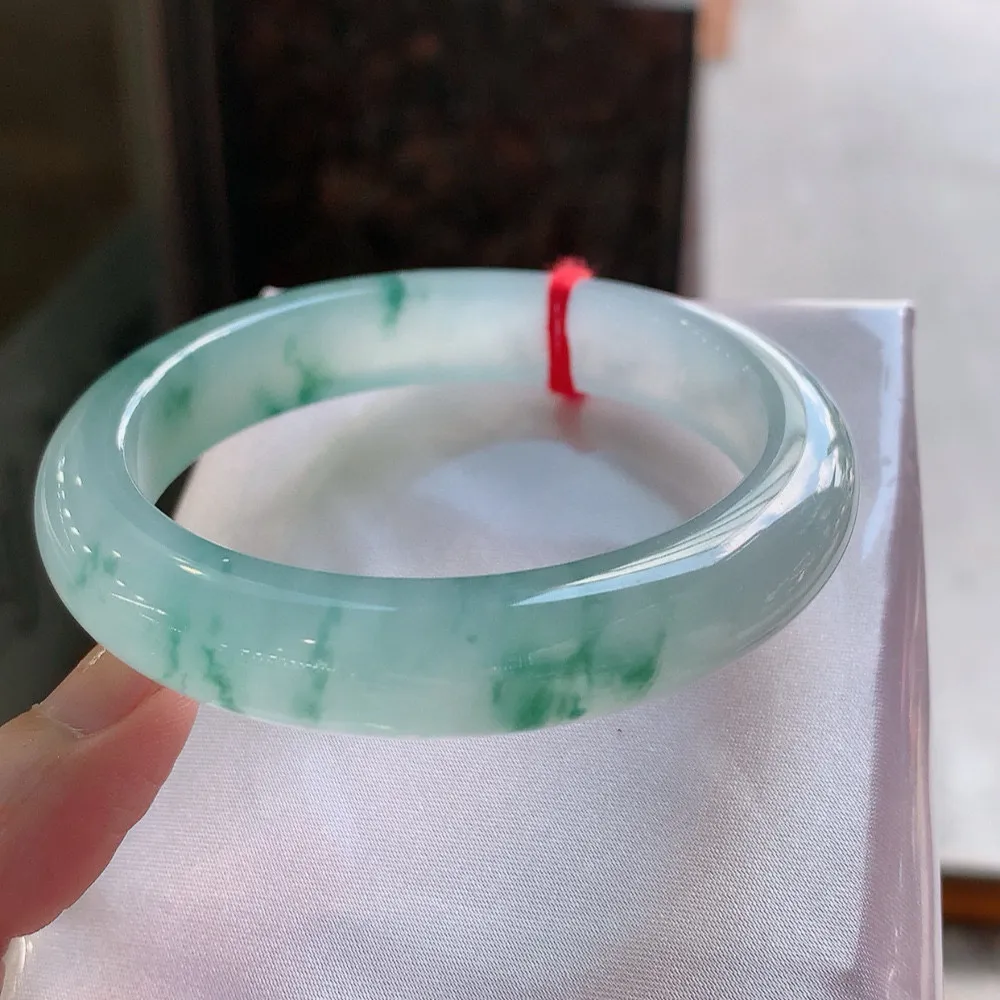 正圈冰玻飘花 无瑕 尺寸:57.5/12.4/8.9花美 起荧光
