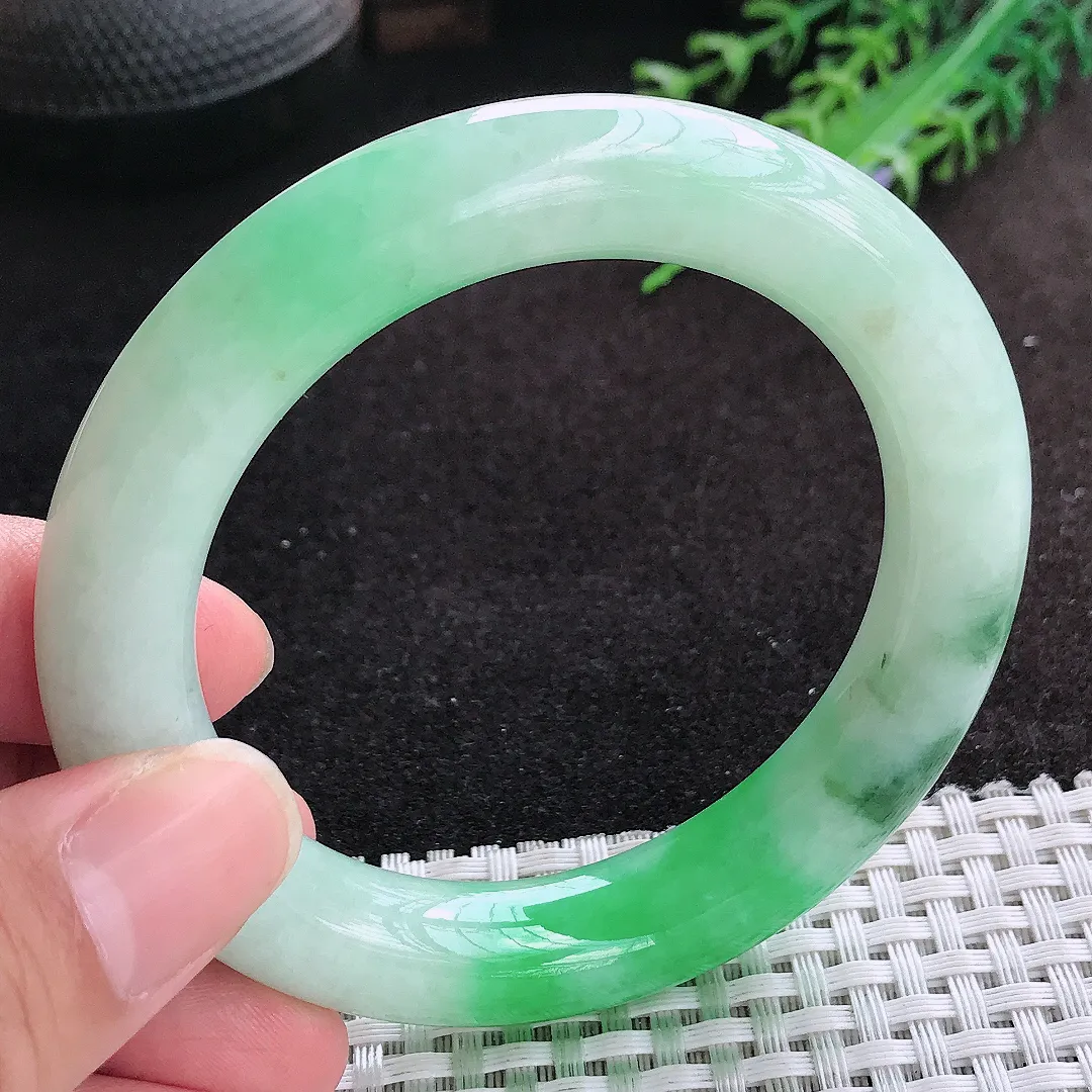 自然光55/11.9/11.2老坑冰润水灵飘阳绿圆条手镯天然翡翠玉镯女款