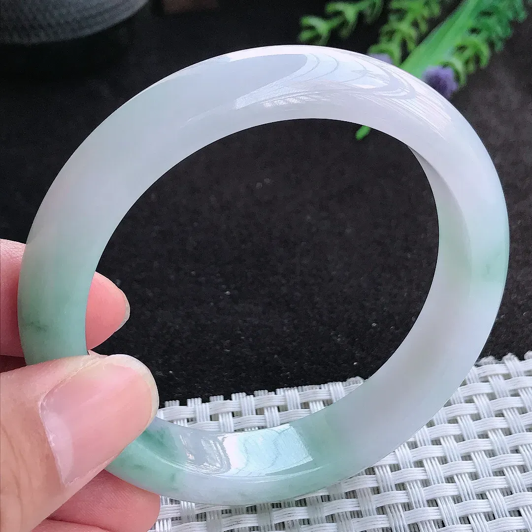 自然光58.5/13/8.6老坑冰润水灵春带彩飘花手镯天然翡翠玉镯女款