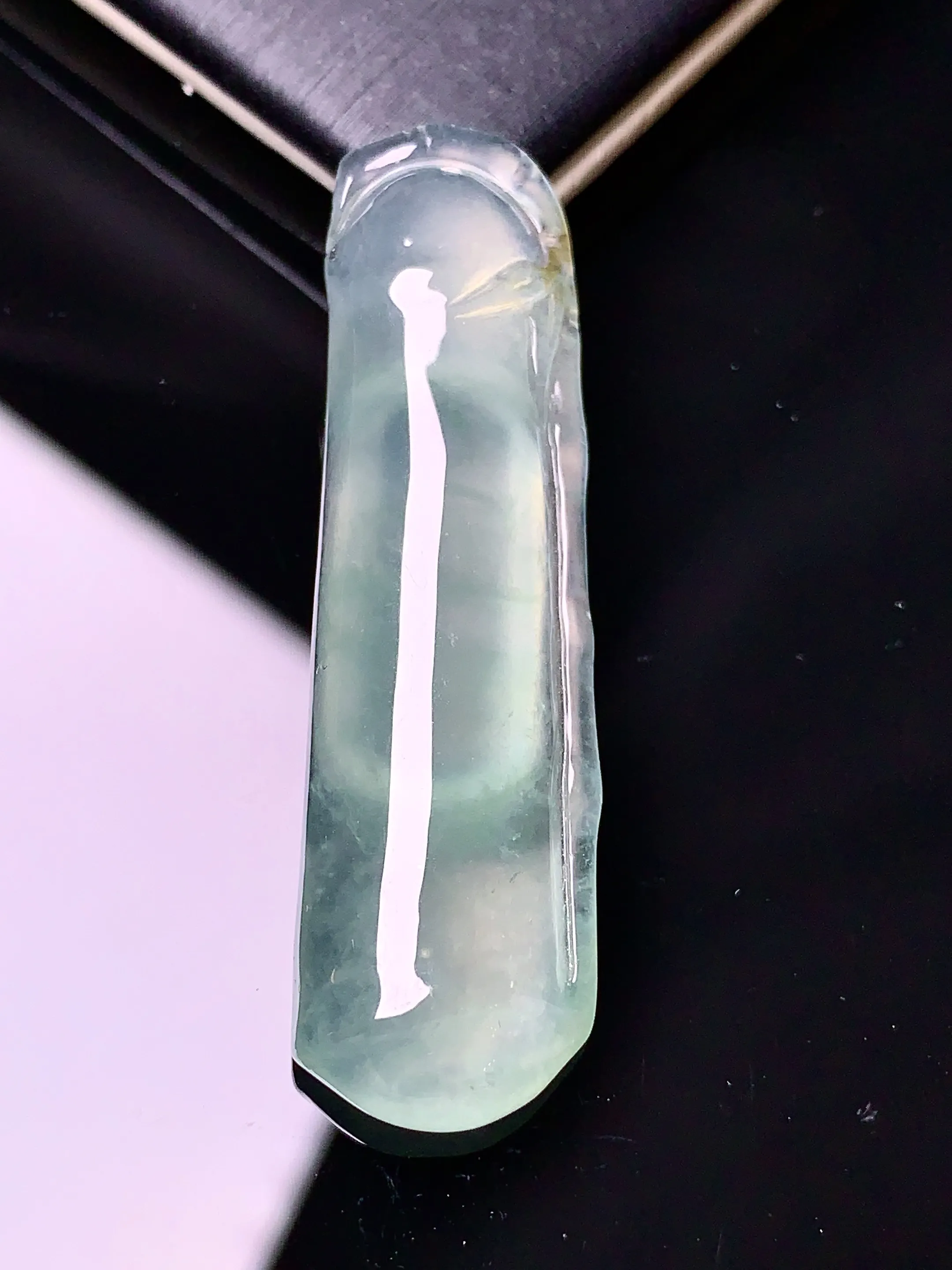 冰种竹节吊坠 玉质细腻 色泽清新艳丽 整体尺寸43.5*12*6.2