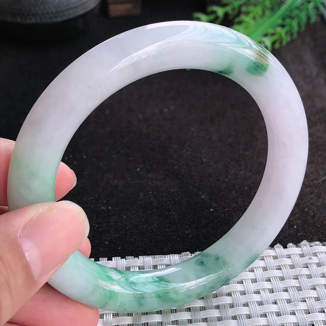 自然光60/11/11老坑精美温润飘花大圈口圆条手镯天然翡翠玉镯女款
