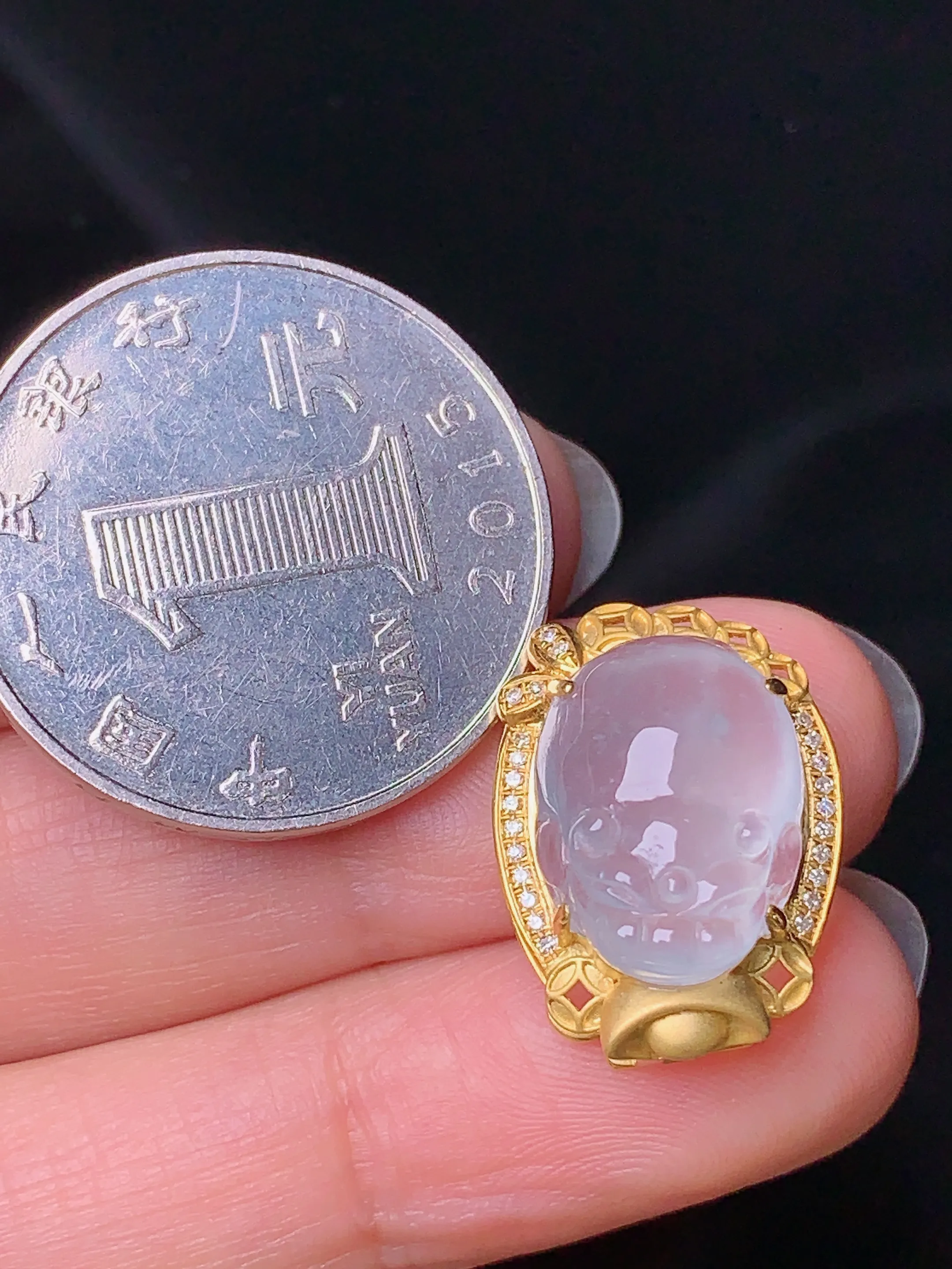 18k金钻镶嵌冰种貔貅吊坠 玉质细腻 色泽清新艳丽 整体尺寸19.3*14*9.2