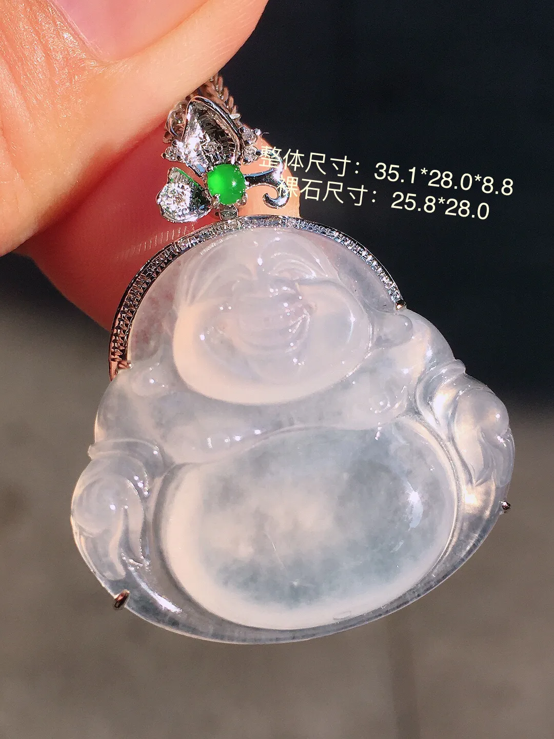 冰种佛公吊坠，玉质细腻，荧光感超
强，饱满圆润，简单大气，18k
金豪华镶嵌