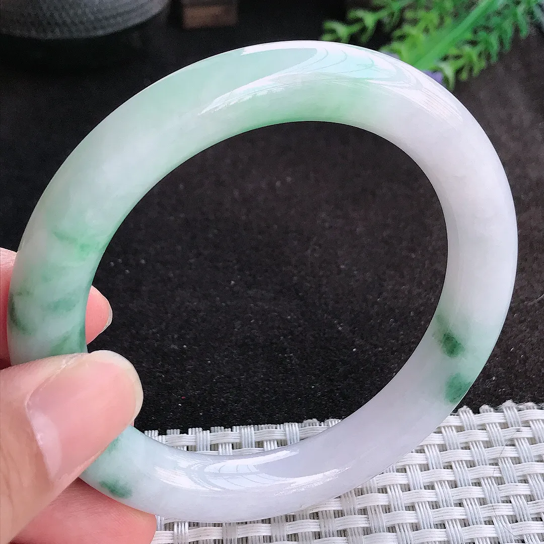 自然光60/11/11老坑精美温润飘花大圈口圆条手镯天然翡翠玉镯女款