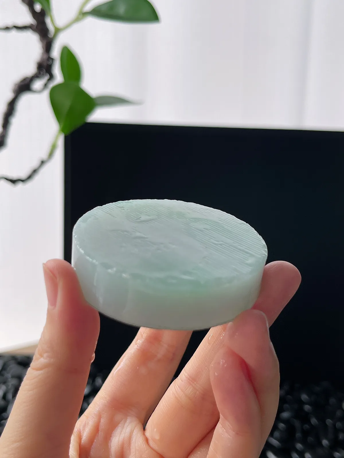 翡翠绿底飘花镯心