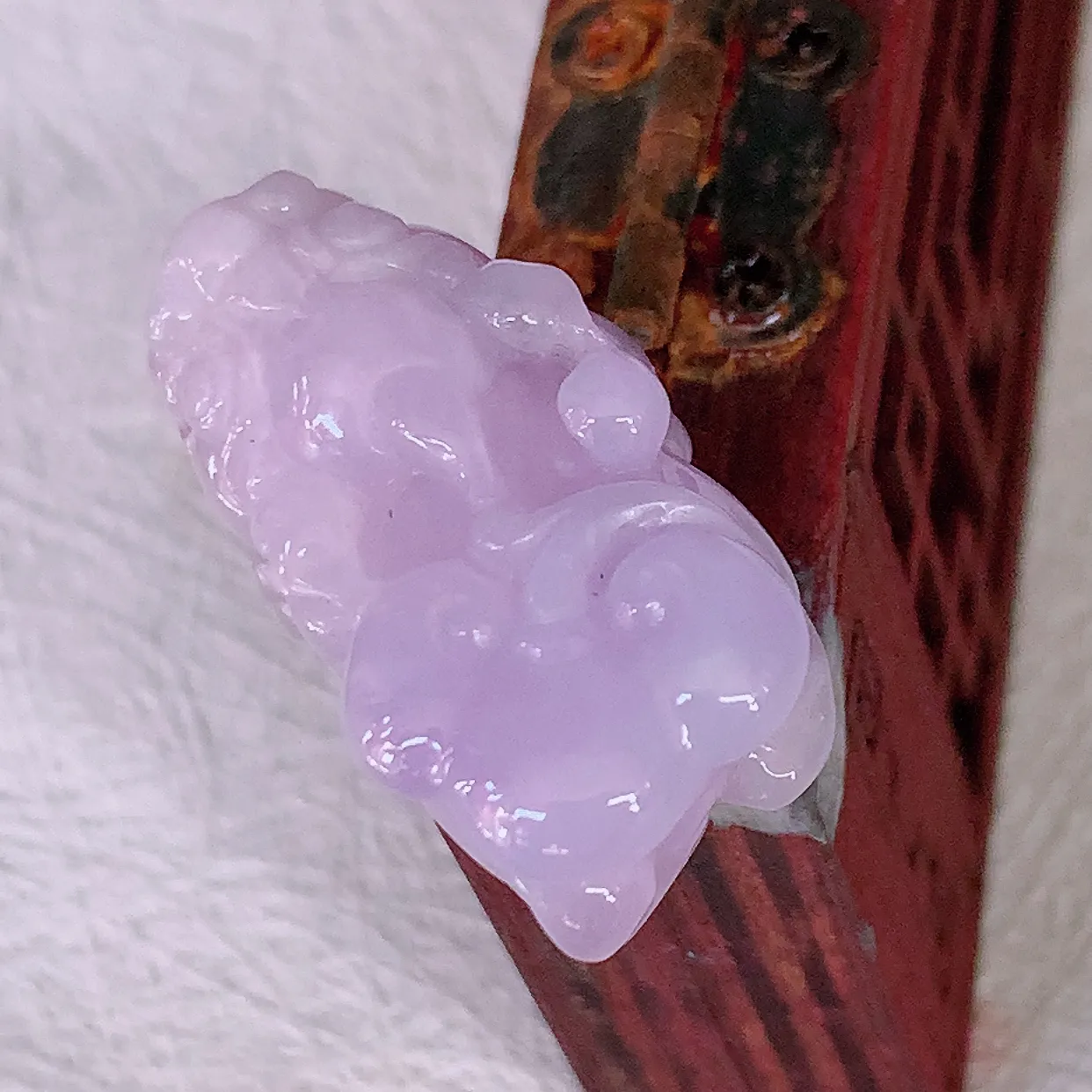 自然光实拍，冰润招财貔貅吊坠，民间有“一摸貔貅运程旺盛，再摸貔貅财运滚滚，三摸貔貅平步青云 ”的美好祝愿。#57.2