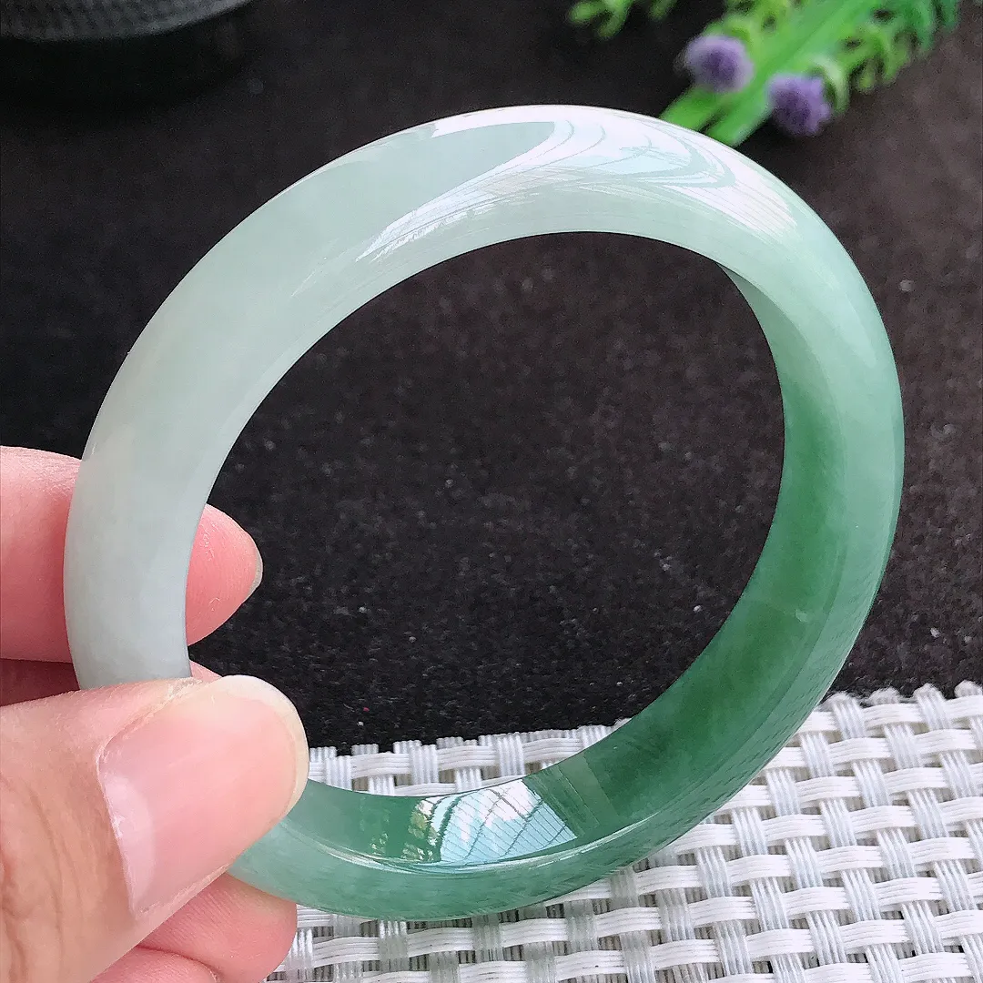 自然光55.5/11.8/8老坑精美冰润半山水油绿手镯天然翡翠玉镯女款