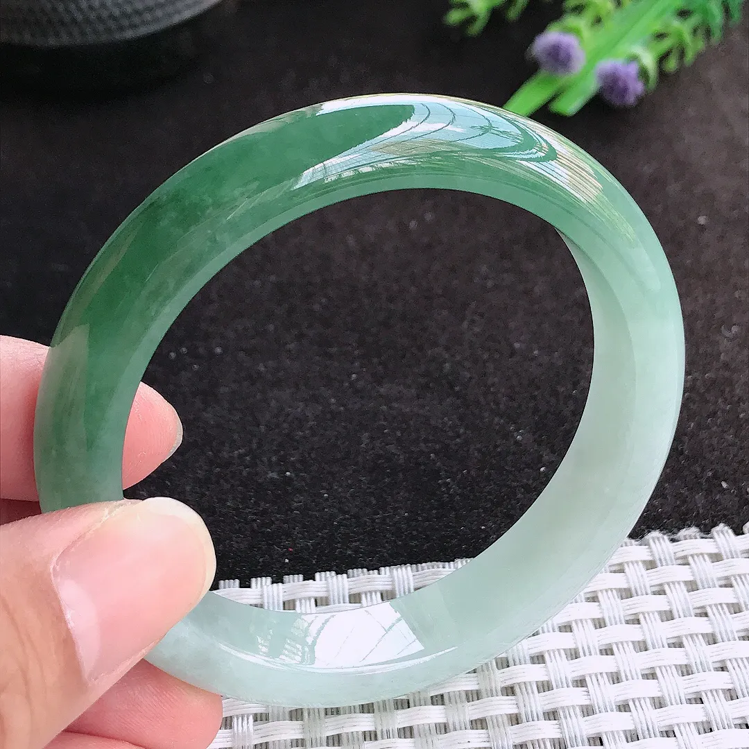 自然光55.5/11.8/8老坑精美冰润半山水油绿手镯天然翡翠玉镯女款