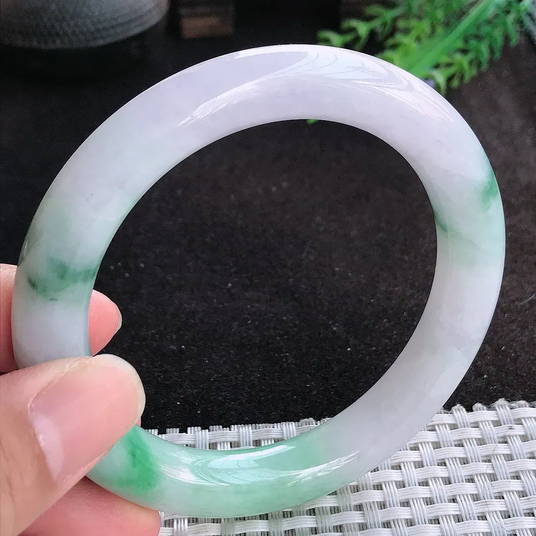 自然光60/11/11老坑精美温润飘花大圈口圆条手镯天然翡翠玉镯女款