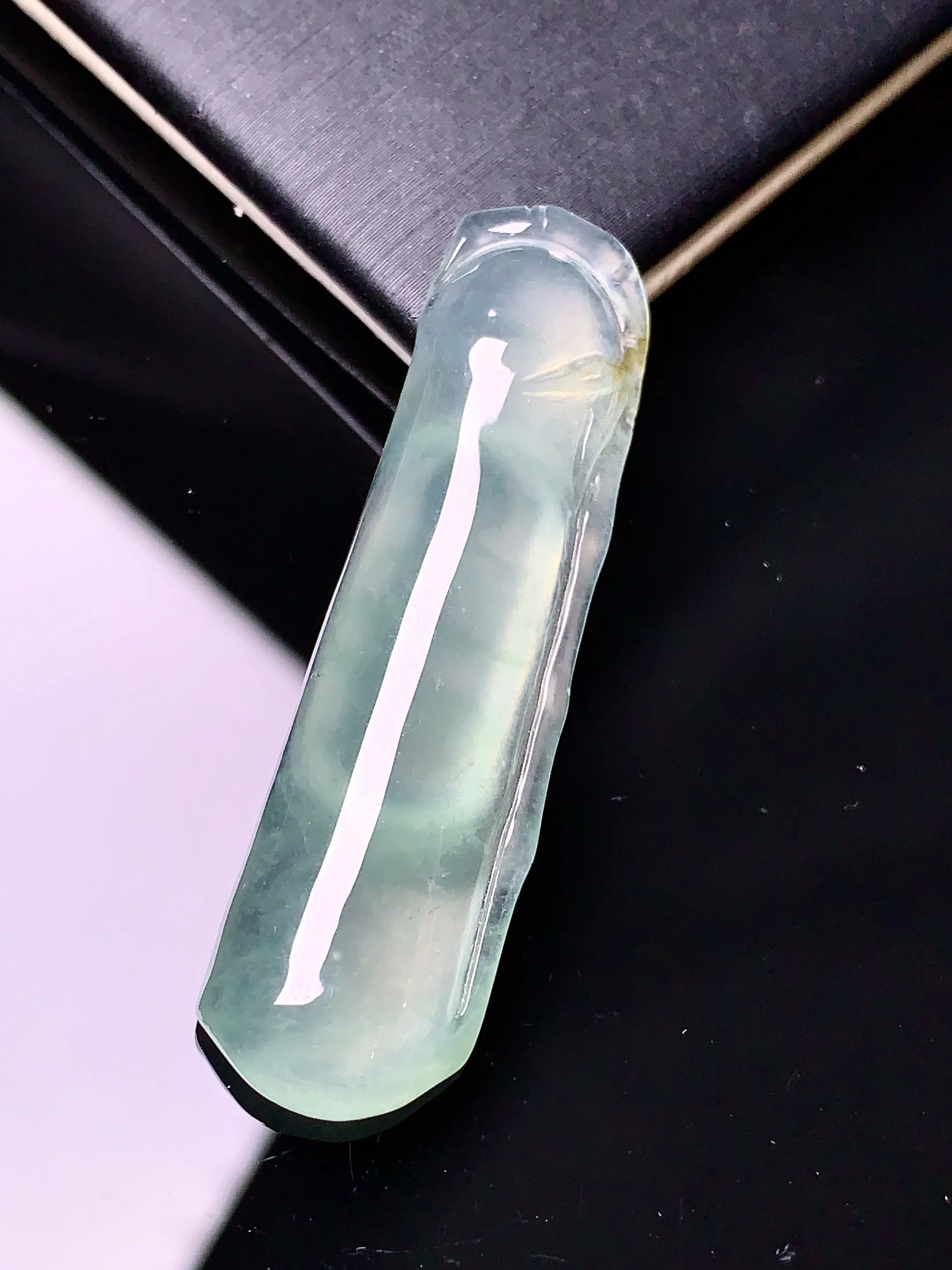 冰种竹节吊坠 玉质细腻 色泽清新艳丽 整体尺寸43.5*12*6.2