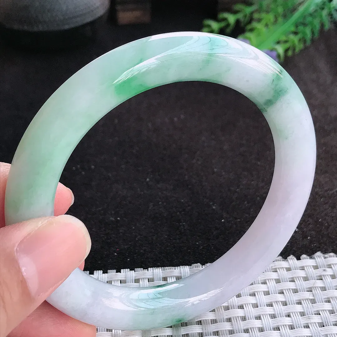 自然光60/11/11老坑精美温润飘花大圈口圆条手镯天然翡翠玉镯女款