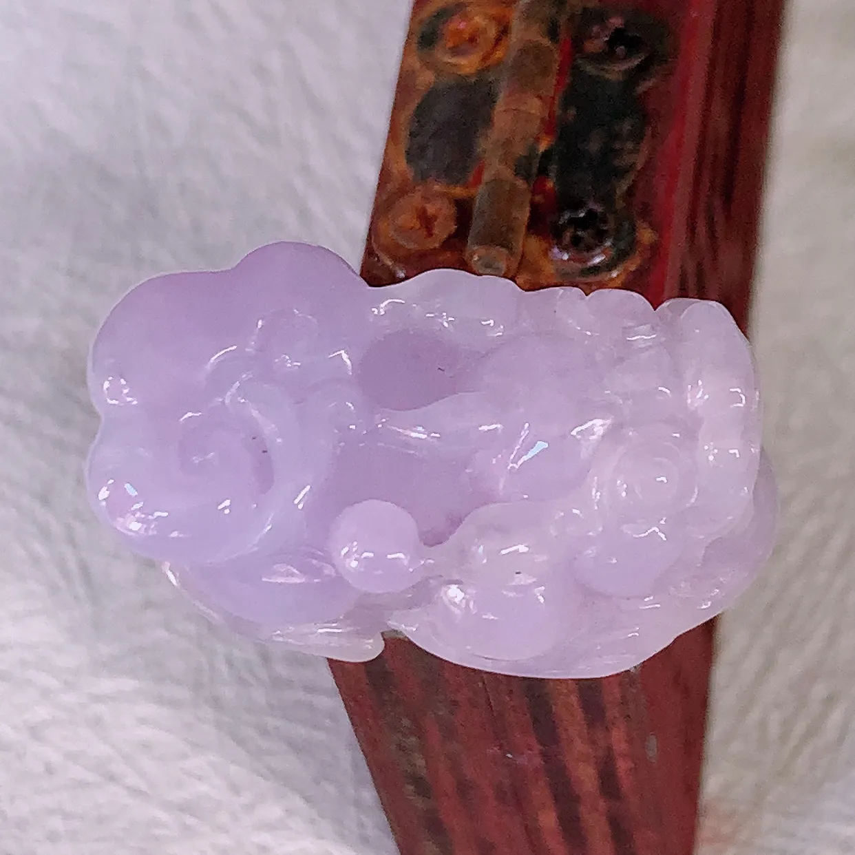 自然光实拍，冰润招财貔貅吊坠，民间有“一摸貔貅运程旺盛，再摸貔貅财运滚滚，三摸貔貅平步青云 ”的美好