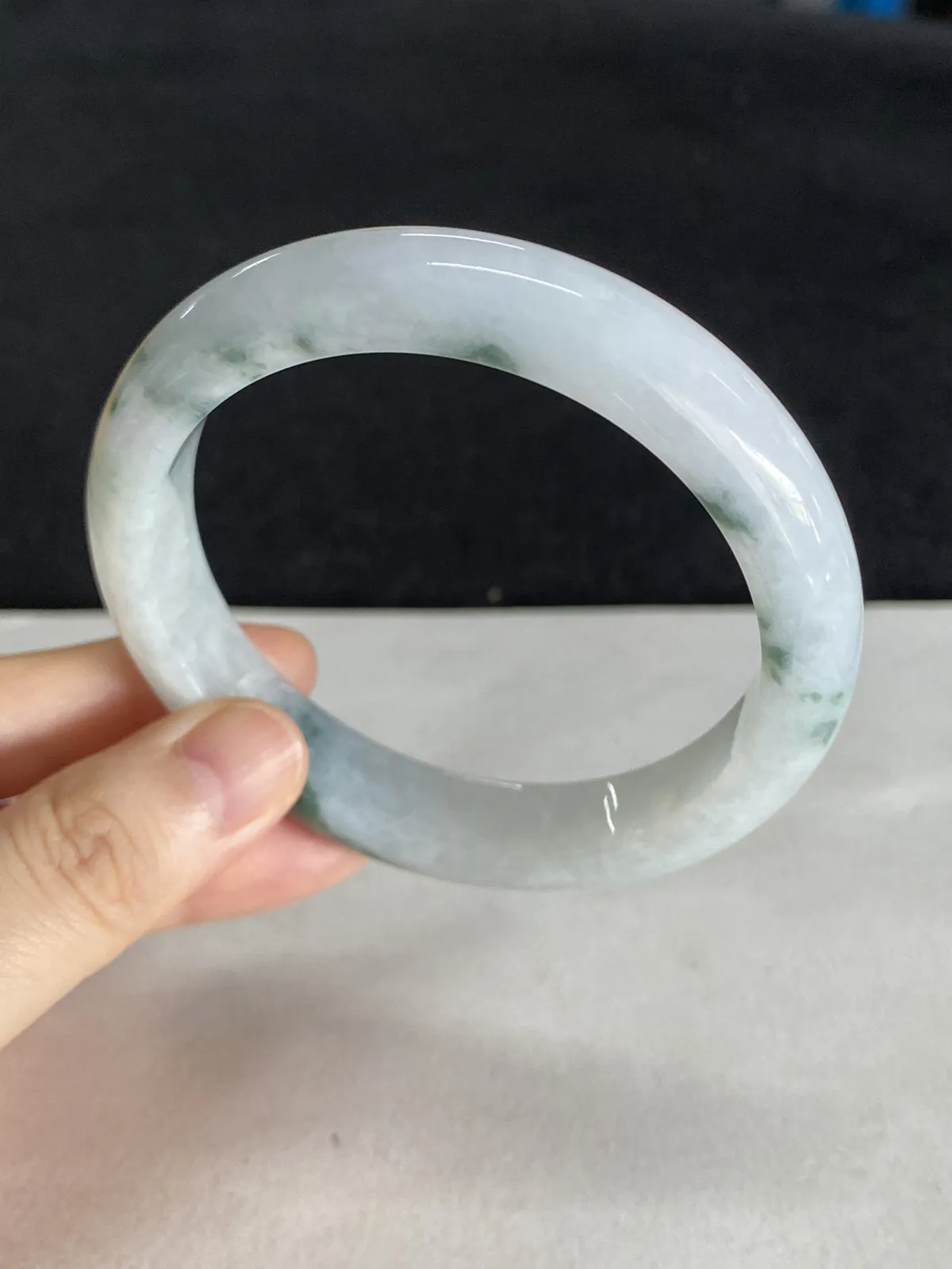 正圈59圈口，翡翠糯化种飘绿手镯