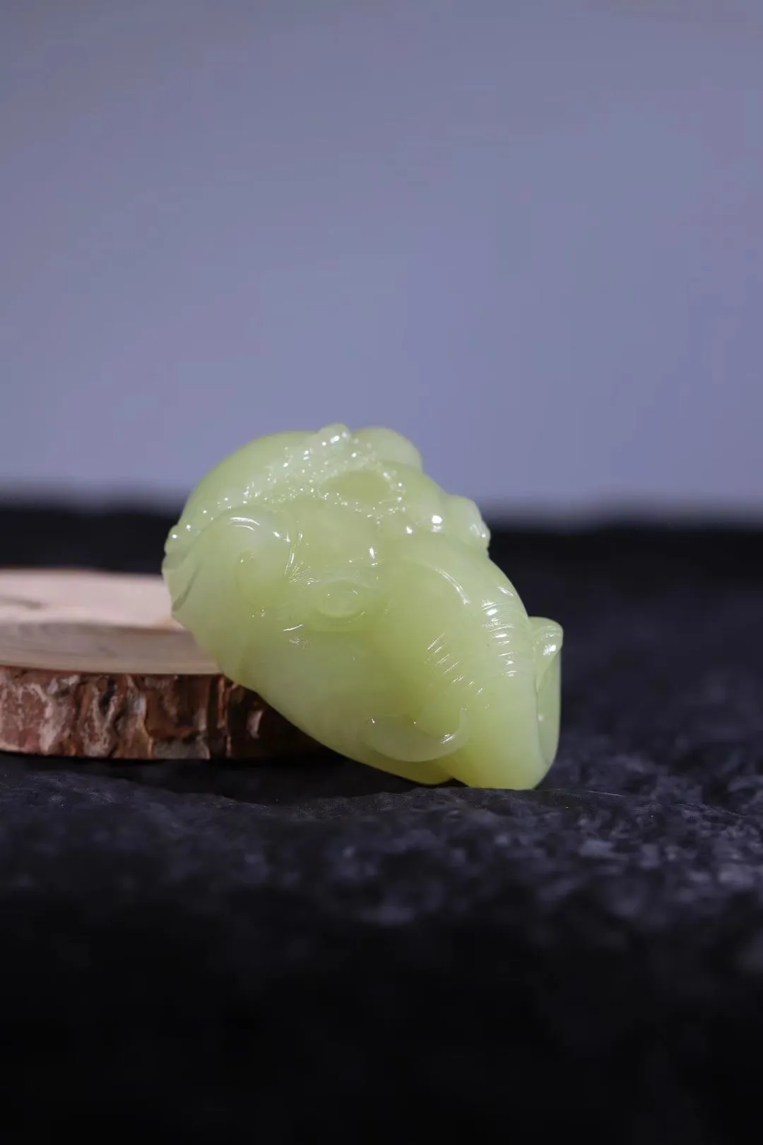 ️黄玉太平有象

新疆若羌黄口料把件️
皇贵之色～稀有大料所出
质地细腻柔和 黄润无暇 油性十足