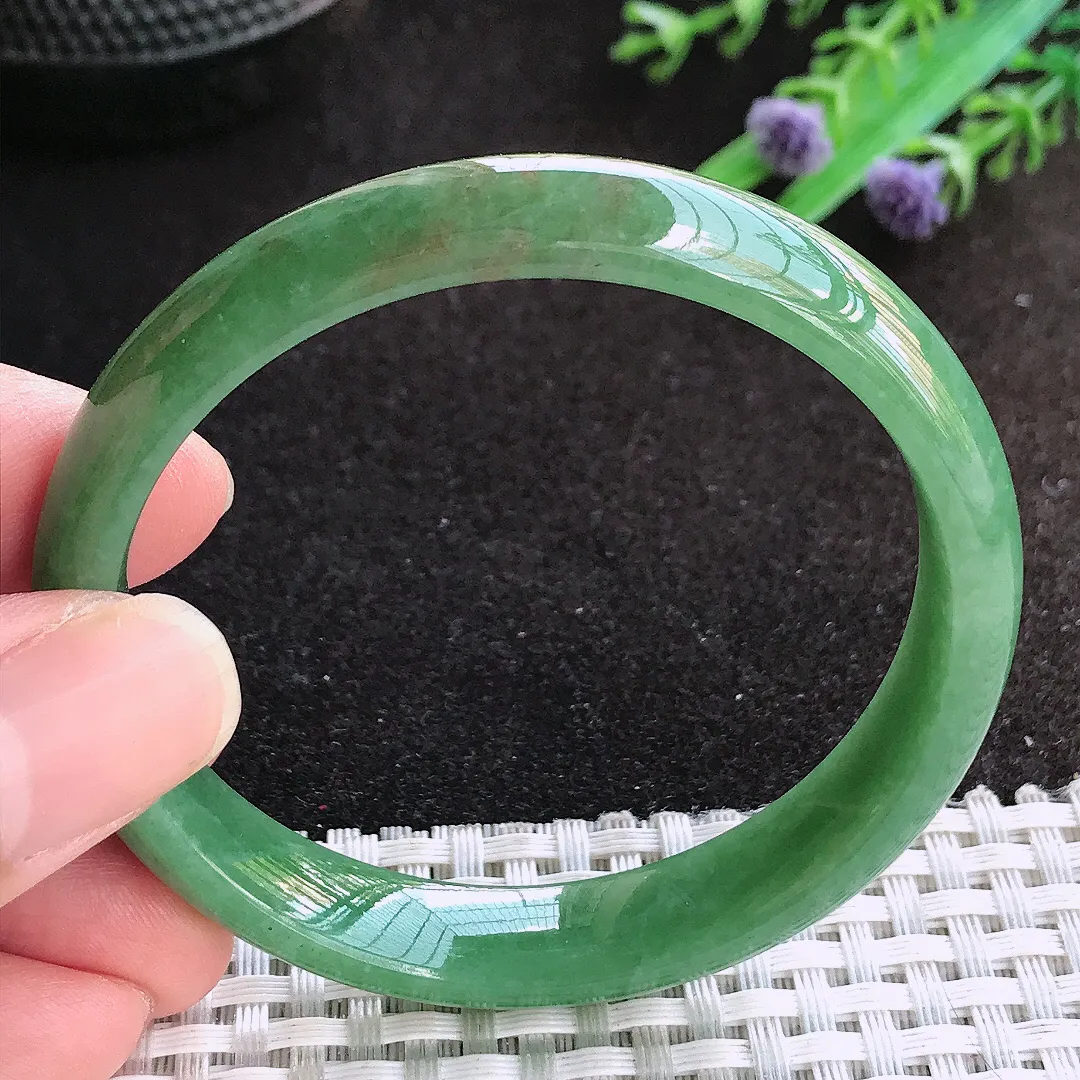 自然光53.5/10.6/6.2老坑精美温润满绿手镯天然翡翠玉镯女款