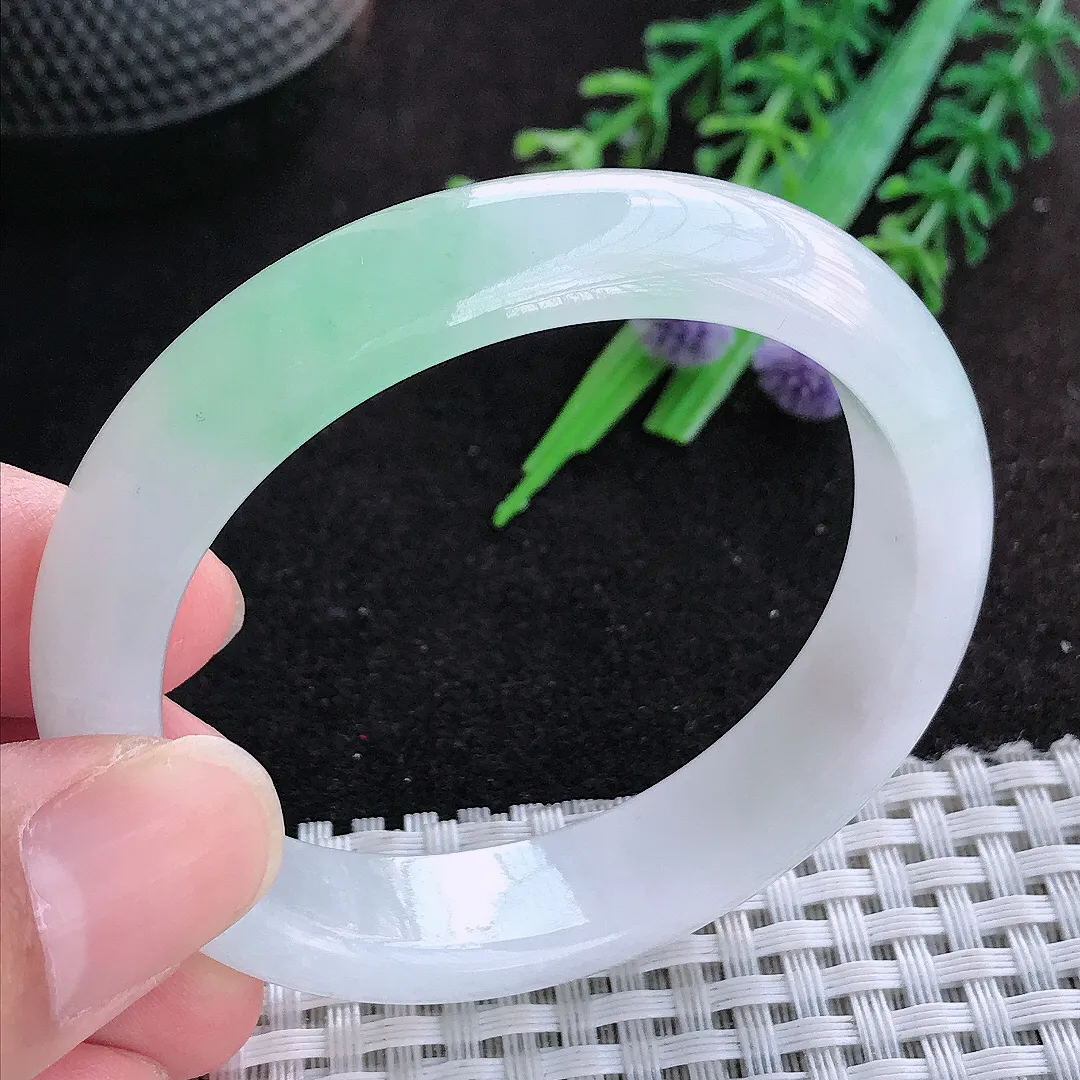 自然光50.5/46.5/12.6/7.5小圈口老坑冰胶水灵飘绿贵妃手镯天然翡翠玉镯女款