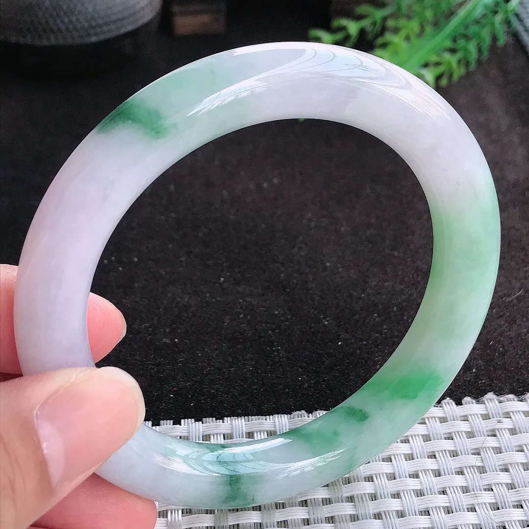 自然光60/11/11老坑精美温润飘花大圈口圆条手镯天然翡翠玉镯女款