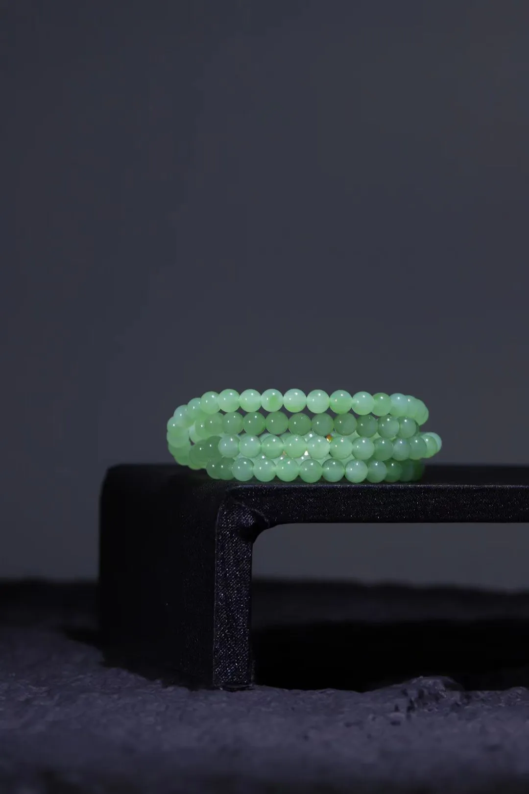 ️️碧玉【苹果绿】项链
k金扣头设计
颜色靓丽，绿的好鲜活随便一搭松弛感拉满，喜欢这种经得起时