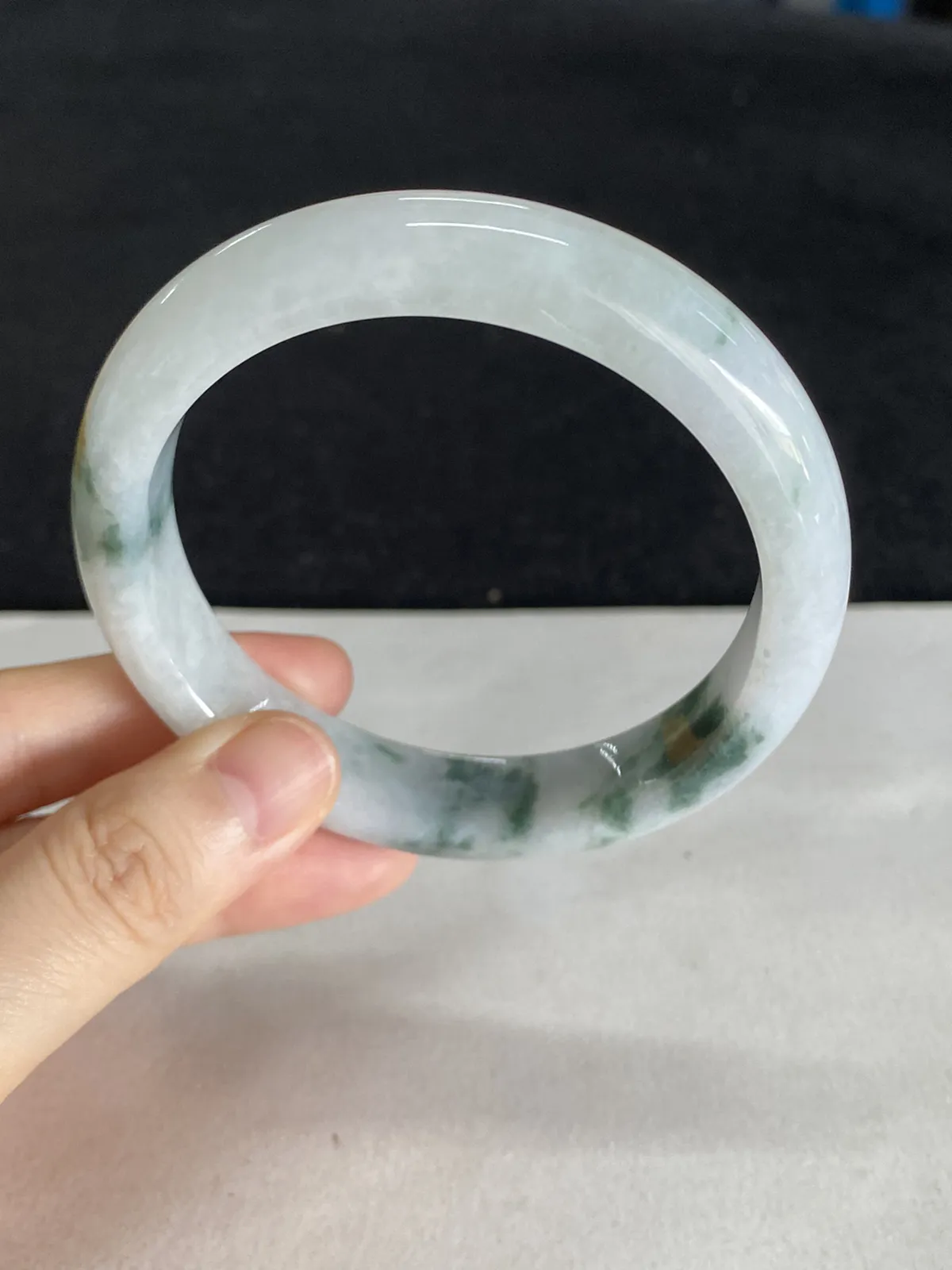 正圈59圈口，翡翠糯化种飘绿手镯