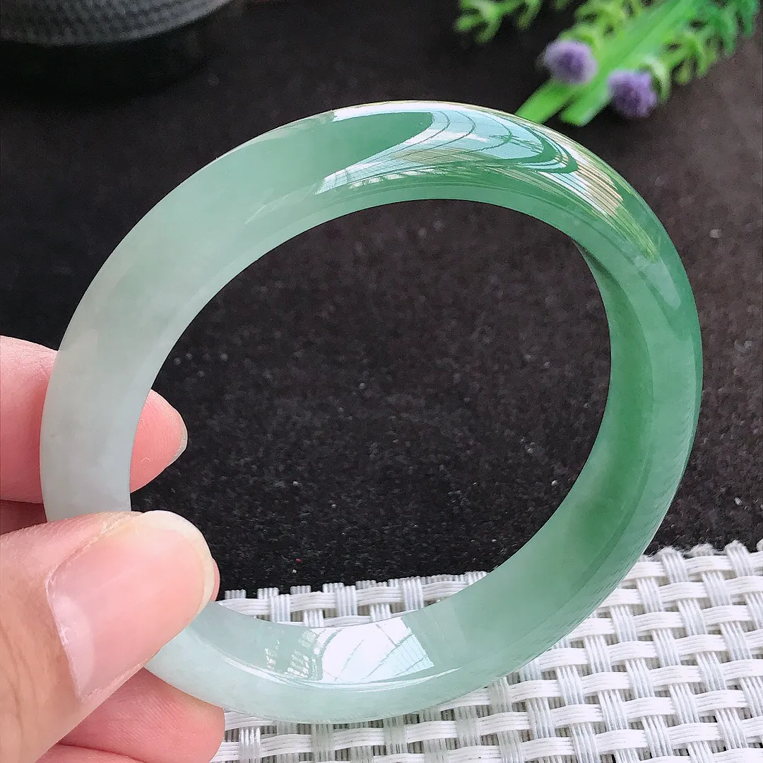 自然光55.5/11.8/8老坑精美冰润半山水油绿手镯天然翡翠玉镯女款
