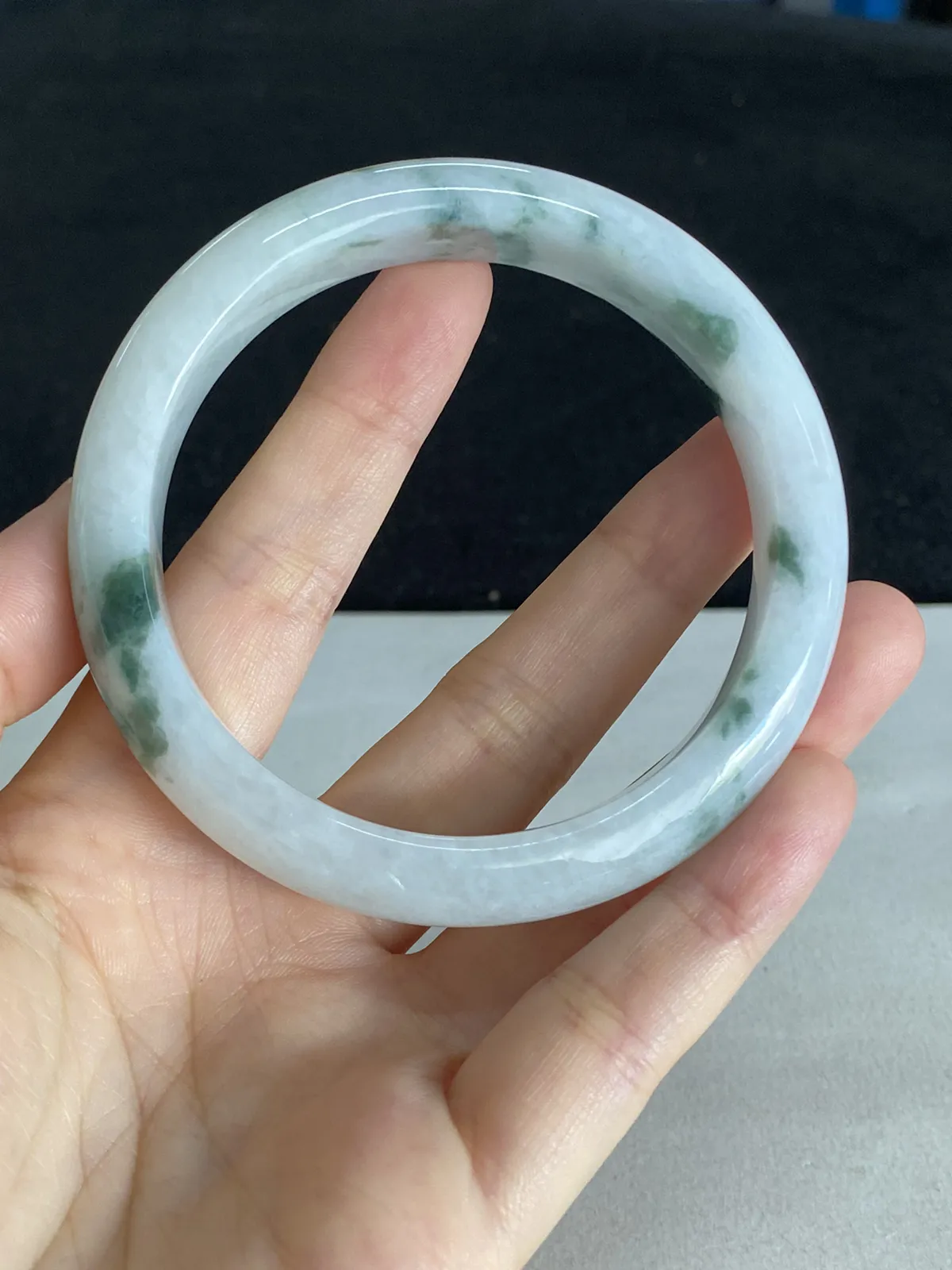 正圈59圈口，翡翠糯化种飘绿手镯