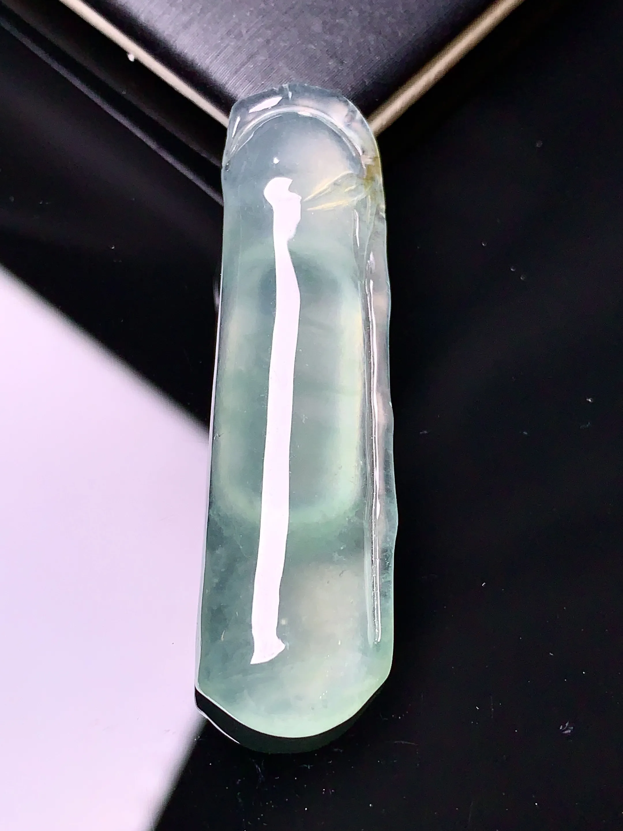 冰种竹节吊坠 玉质细腻 色泽清新艳丽 整体尺寸43.5*12*6.2