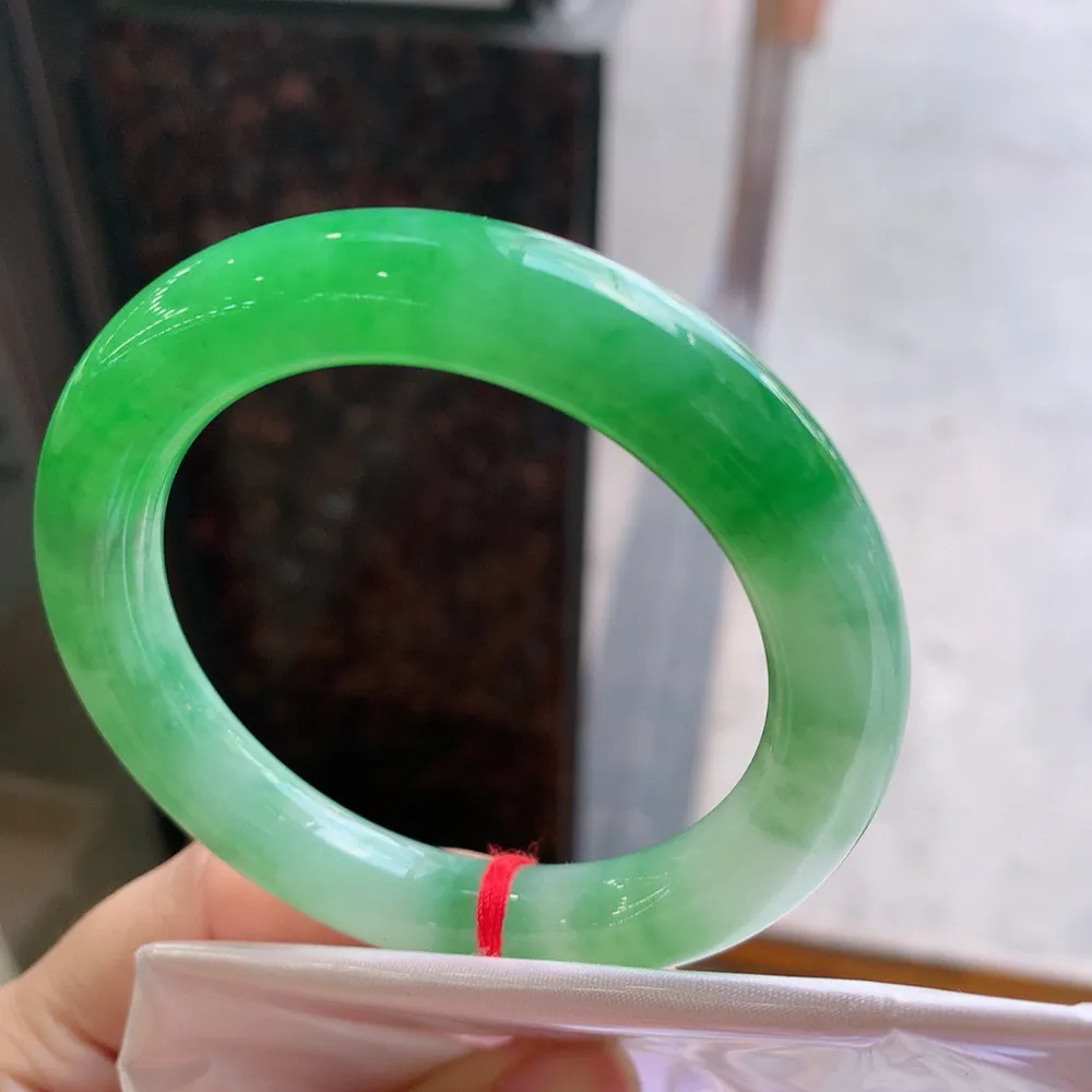圆条一大圈阳绿 无瑕 尺寸:53.6/10.4 色好🥰🥰