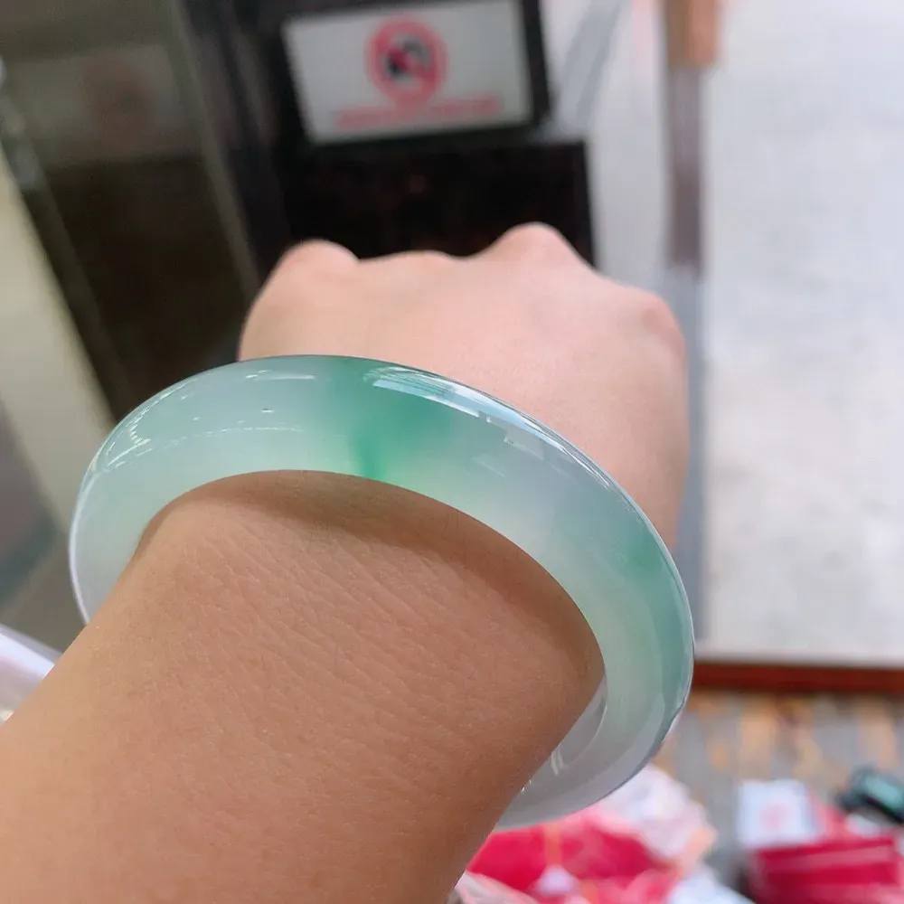 正圈高冰蓝水 无瑕 尺寸:57.6/11.9/9.2 种色俱佳
