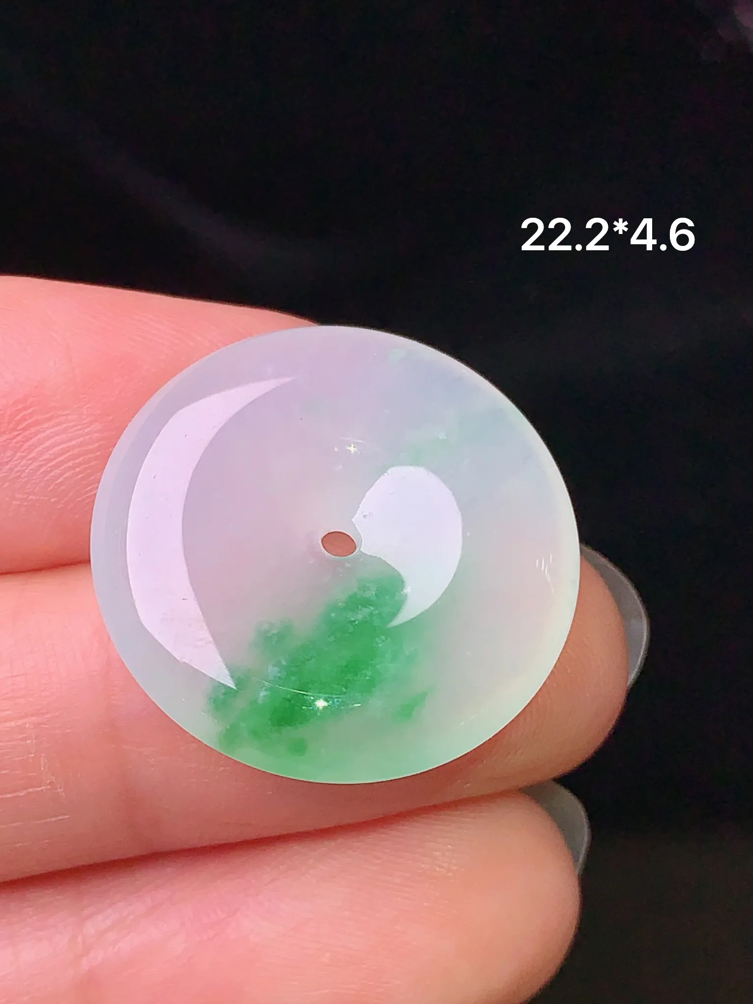 飘绿平安扣吊坠 玉质细腻 色泽清新艳丽 整体尺寸22.2*4.6