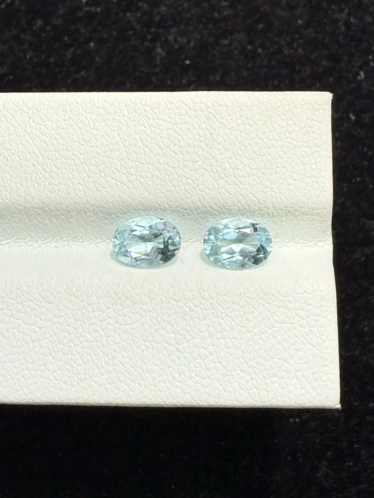 1.43ct天然海蓝宝裸石，尺寸6.8*5*3.4mm，颜色美艳 ，晶体通透