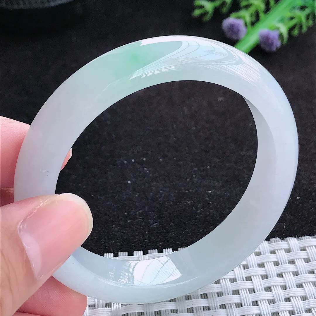 自然光53.5/12/8.2老坑冰胶果冻飘绿宽边手镯天然翡翠玉镯百搭女款