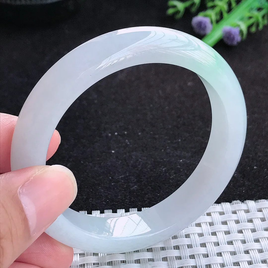 自然光53.5/12/8.2老坑冰胶果冻飘绿宽边手镯天然翡翠玉镯百搭女款