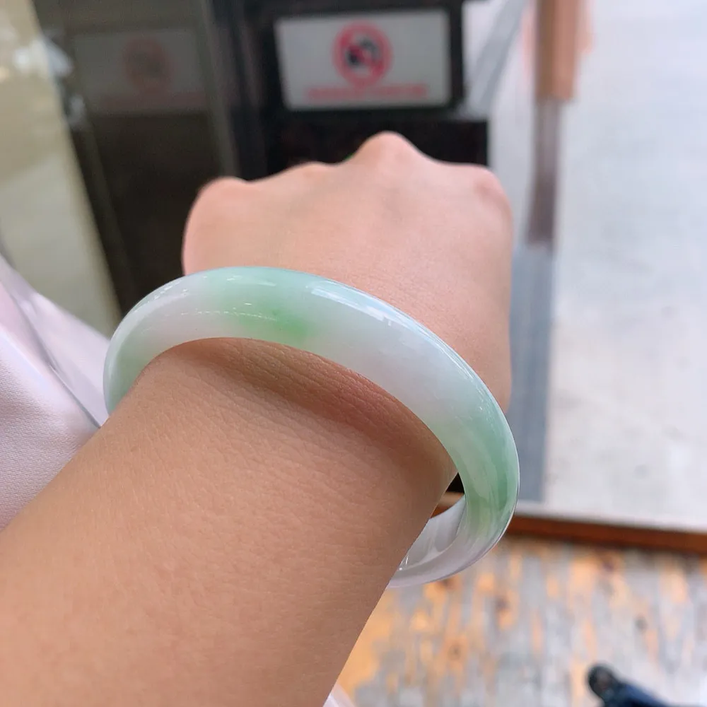 正圈冰绿 无瑕 尺寸:57.7/11.6/7.4 冰润