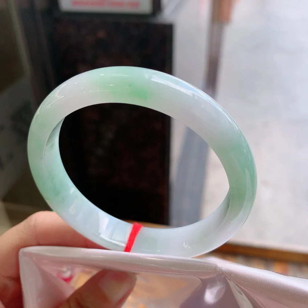 正圈冰绿 无瑕 尺寸:57.7/11.6/7.4 冰润