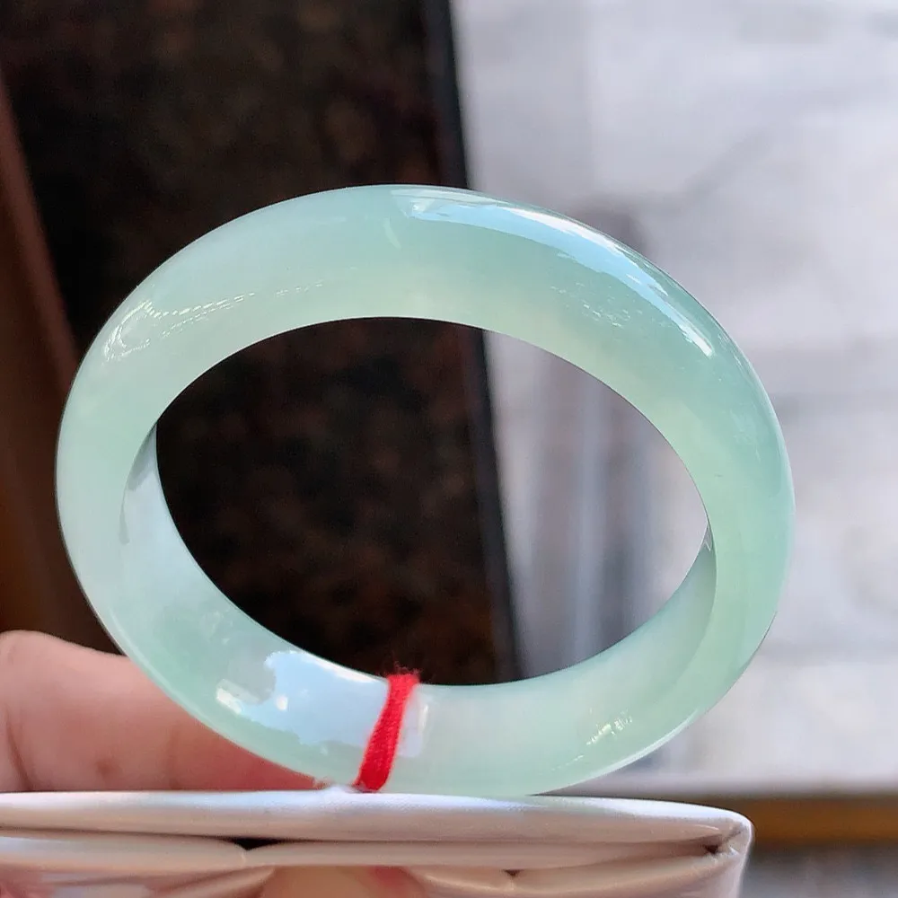 贵妃高冰绿 无瑕 尺寸:55.9/49.5/12.5/7.3 种色俱佳️️