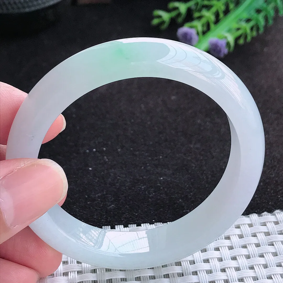 自然光53.5/12/8.2老坑冰胶果冻飘绿宽边手镯天然翡翠玉镯百搭女款