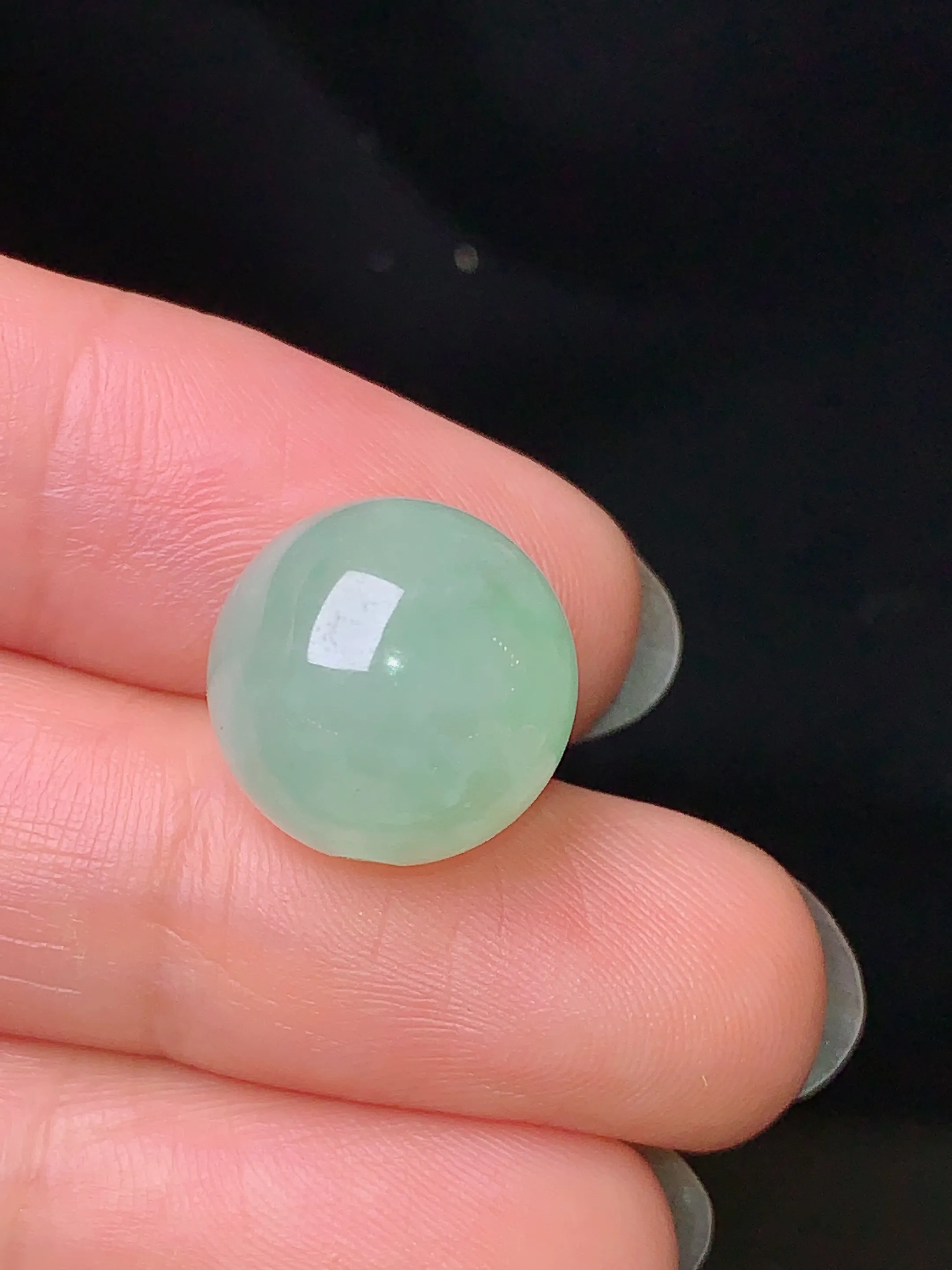浅绿圆珠 玉质细腻 色泽清新艳丽 整体尺寸13