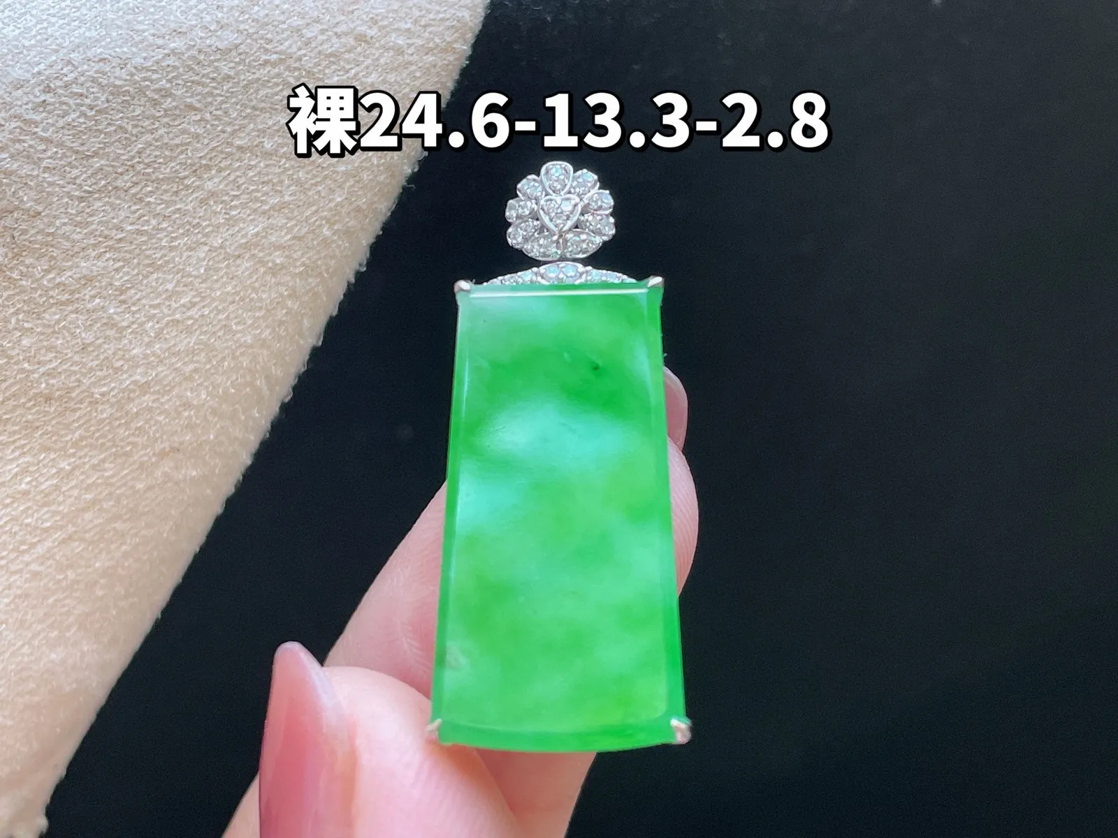 18K 满色·无事牌

裸24.6-13.3-2.8