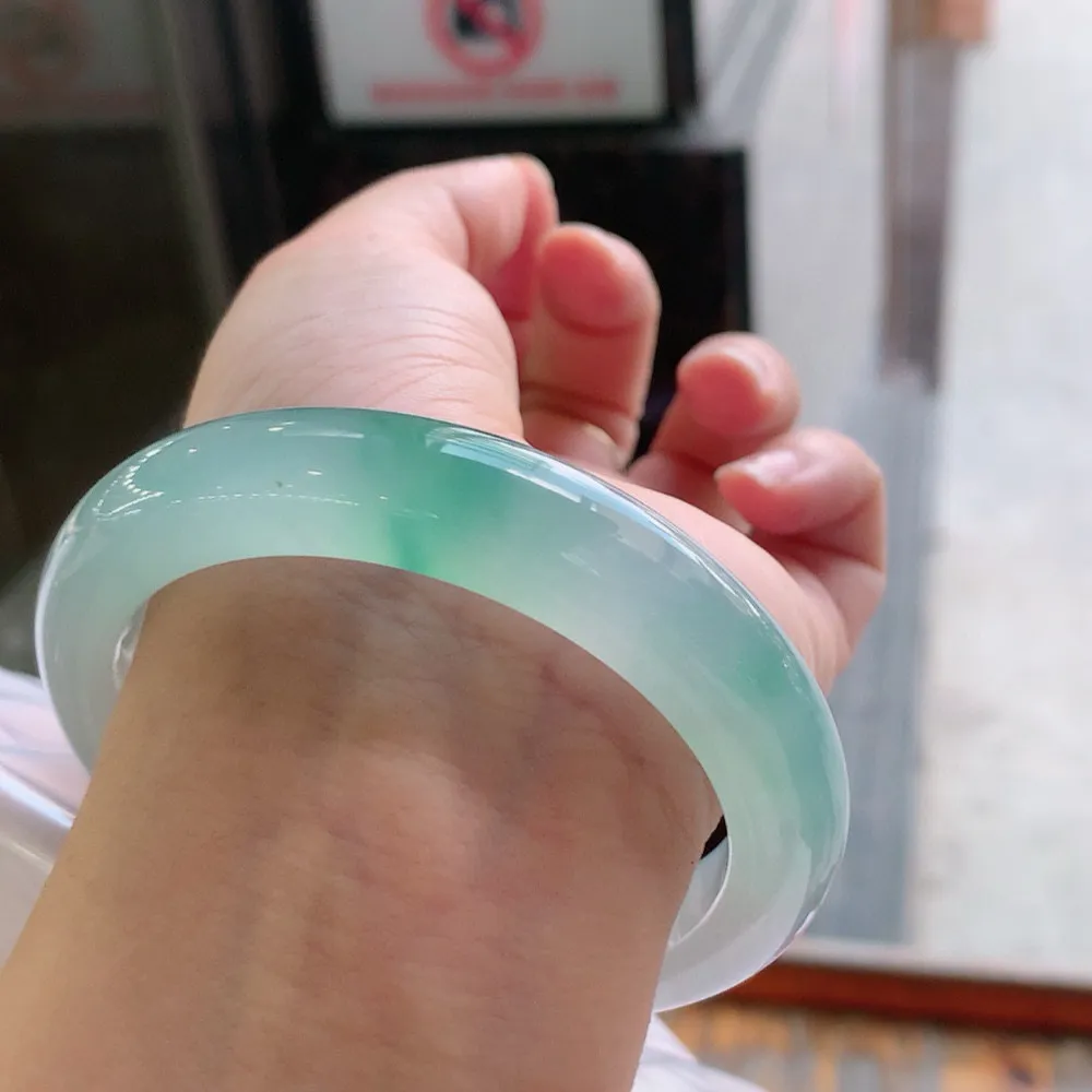 正圈高冰蓝水 无瑕 尺寸:57.6/11.9/9.2 种色俱佳