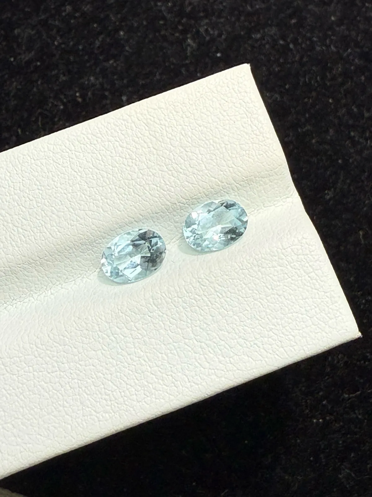 1.43ct天然海蓝宝裸石，尺寸6.8*5*3.4mm，颜色美艳 ，晶体通透