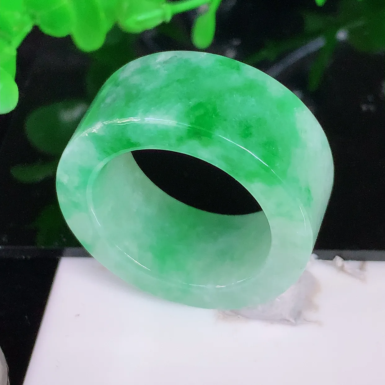 自然光实拍，20.6mm内径翡翠扳指，冰润指环，玉扳指，财源滚滚，玉质细腻起胶，25圈口，种水好！#