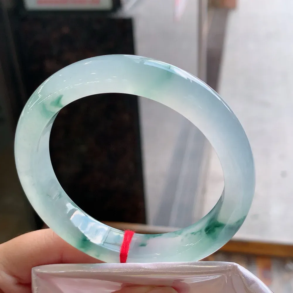 正圈冰玻飘花 无瑕 尺寸:59.5/12.5/9 花美 种水好