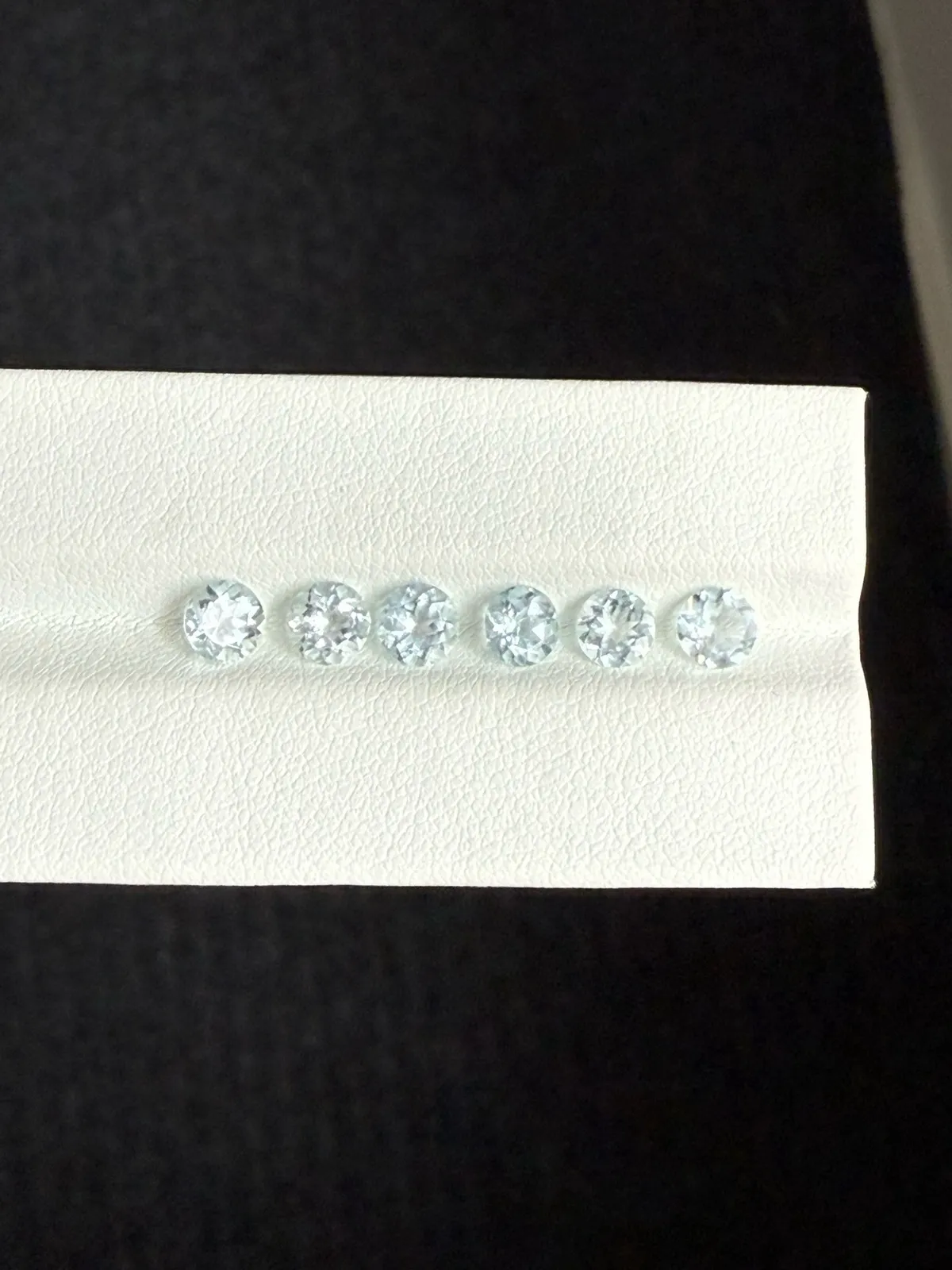 2.51ct天然海蓝宝裸石，尺寸5*5*3.5mm，颜色美艳 ，晶体通透