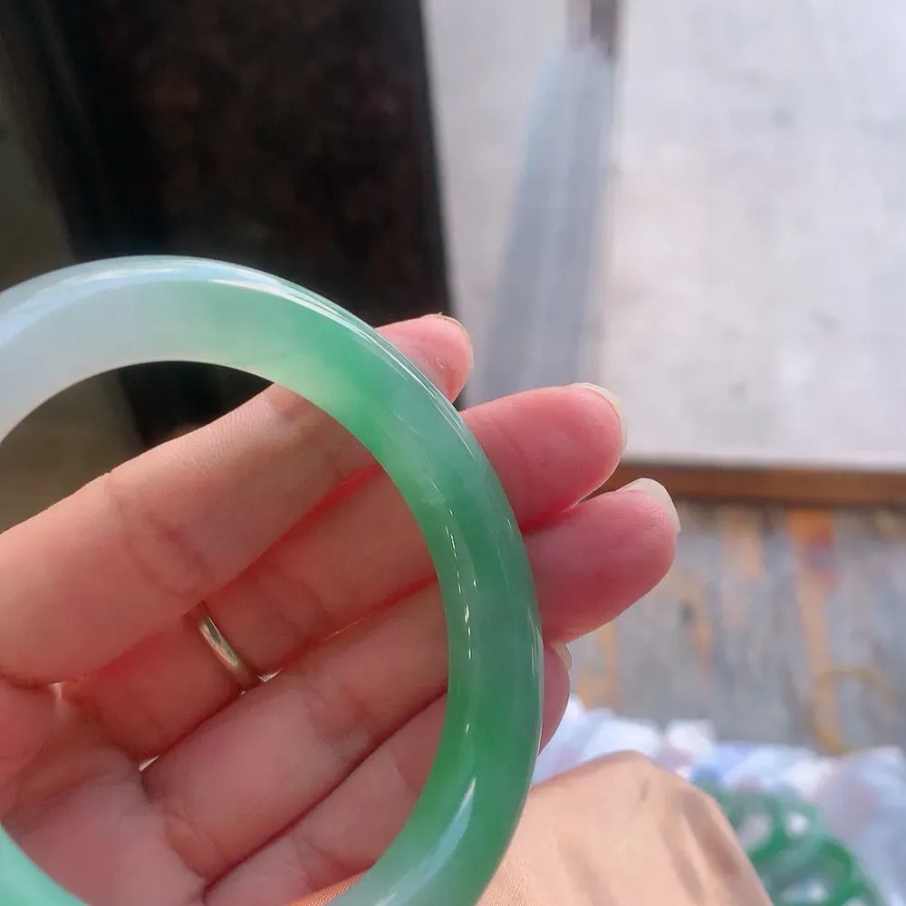 圆条高冰阳绿 微棉线 尺寸:53.7/10.2/9.5 种色俱佳🥰🥰