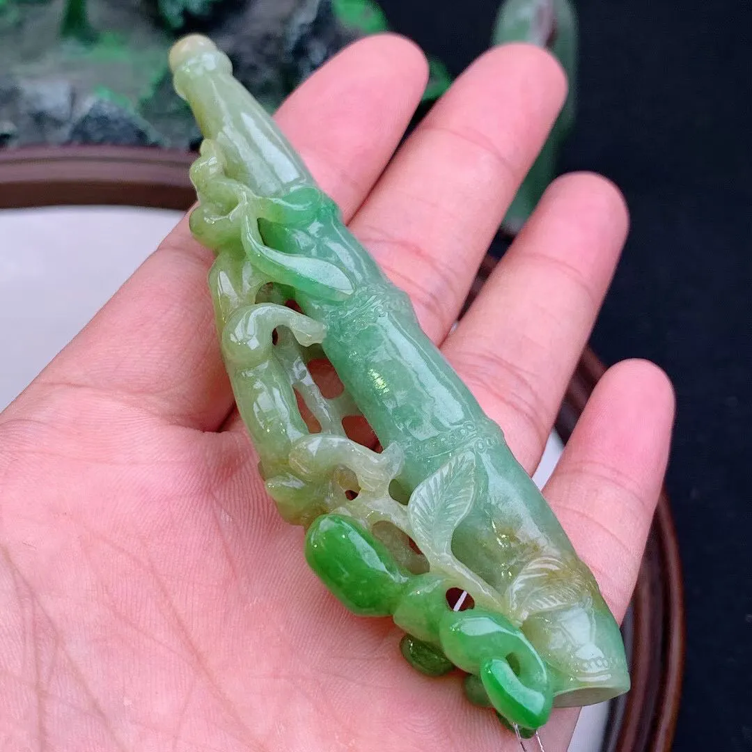 缅甸天然翡翠A货 老坑料起胶冰润 黄加绿招财貔貅烟嘴吊坠  尺寸95-27-13mm   y 37.12